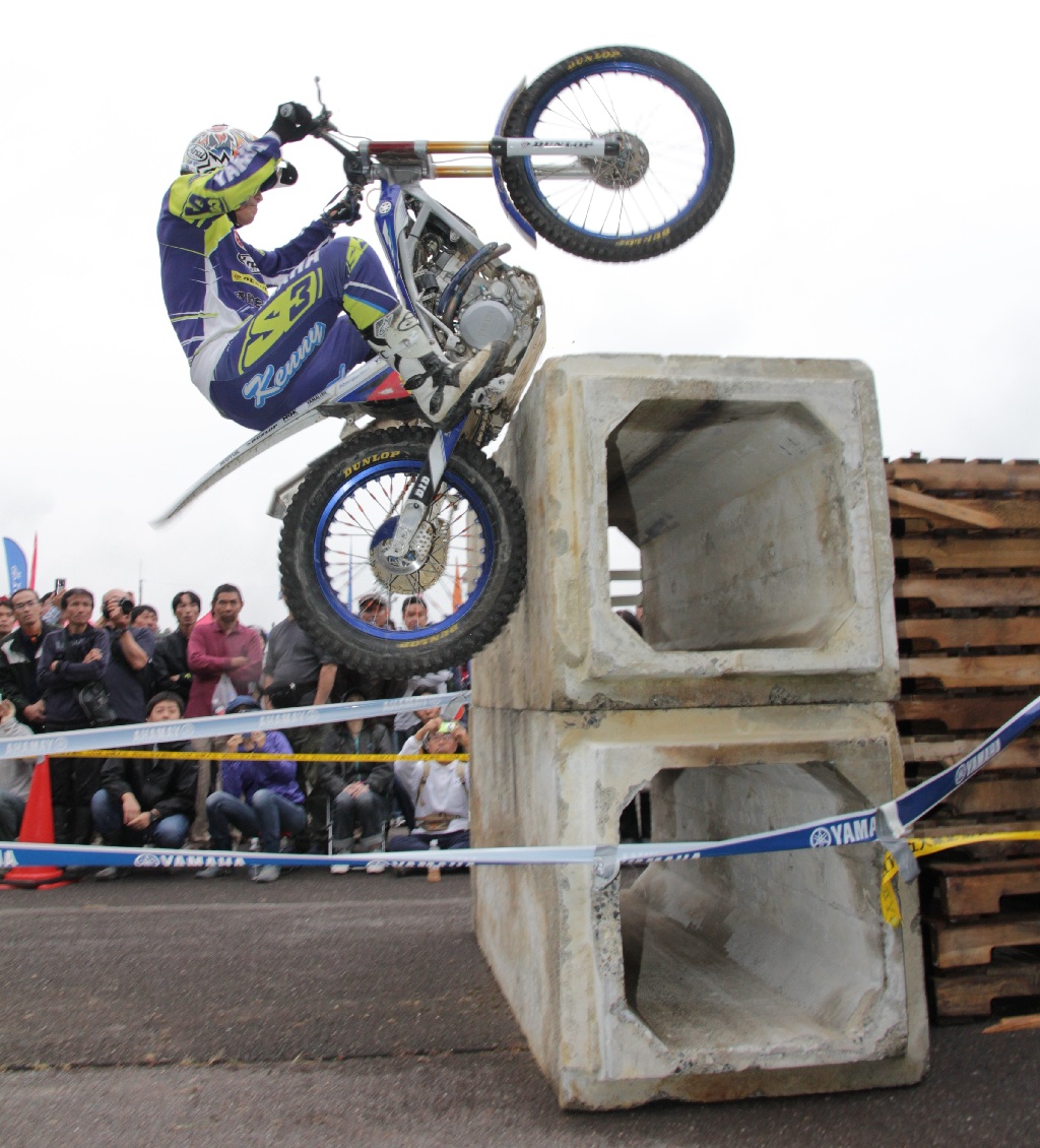 激壁を行く黒山健一選手。このセクションをただ一人クリーン。観客総鳥肌モンでした。やっぱり生観戦最高!