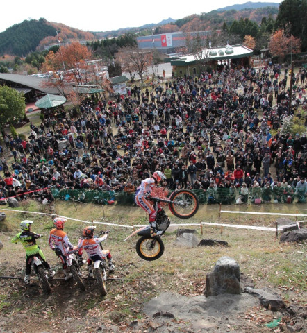 ハローウッズの森の岩盤セクションで。