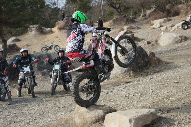 ゴール後も練習熱心な人たち。