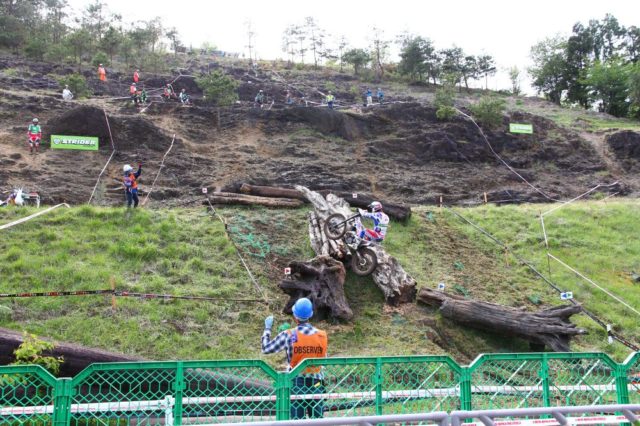 昨年までは上下で二つのセクションになっていた岩盤。今年は一番下から一番上までが一個のセクション！