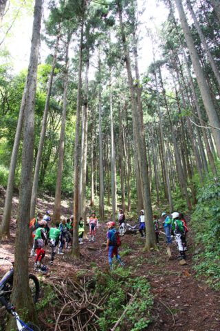 まずはウォーミングアップ。世界戦で使ったウォーミングアップ場で。