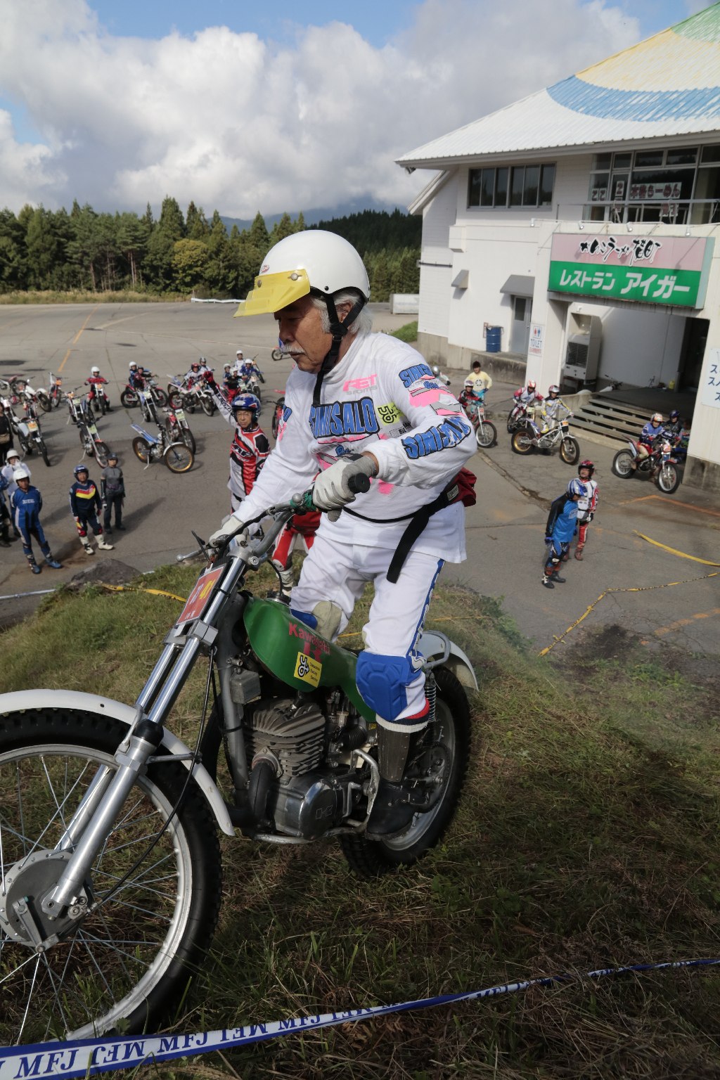 山本隆選手と幻のワークスマシン、カワサキKT330。そして山本選手の2連覇。